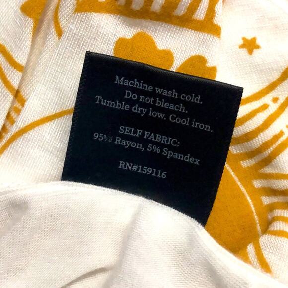 Stunner California White Long Sleeve Top with Golden Yin Yang Size Medium - Picture 6 of 7